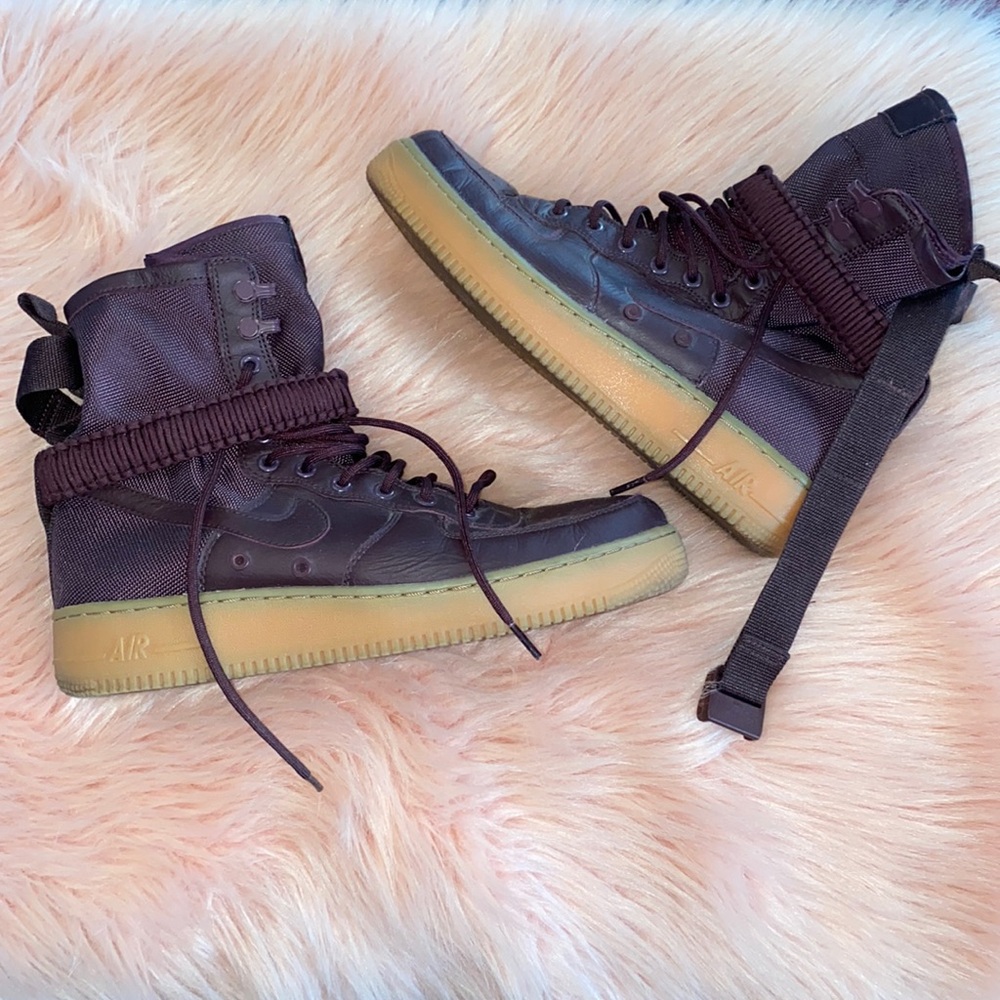 Burgundy gum, sole, Nike Air Force, one high top